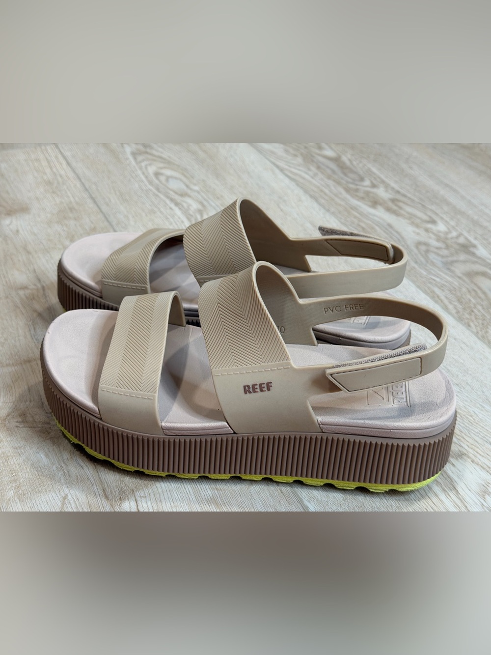 Reef Water Vista Higher Platform Sandal Women's Size 10 Beige Neon Strappy